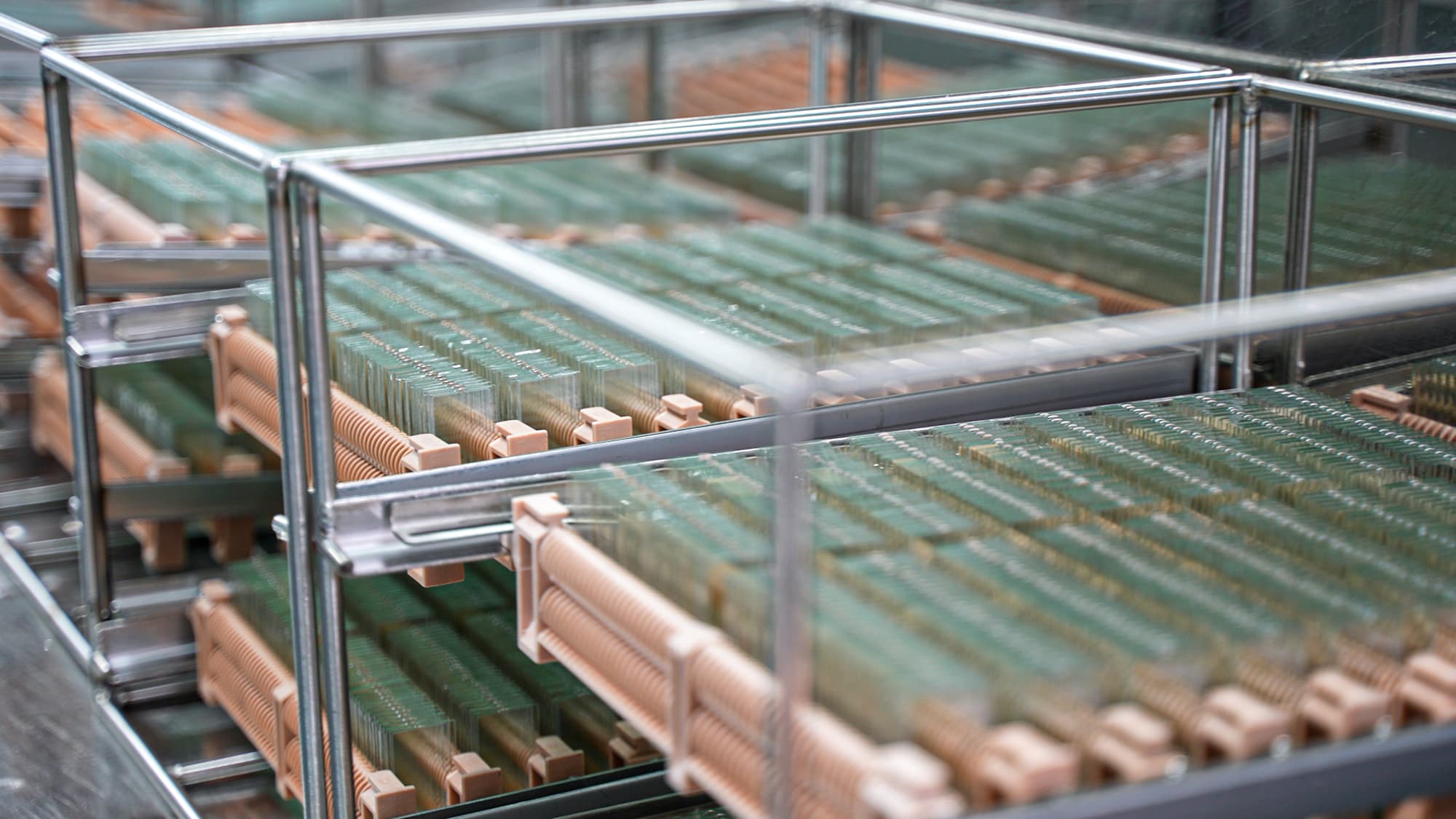 Kilpailu kiristyy pienten ja keskikokoisten näyttöjen osalta, kiinalaiset LCD-valmistajat hyödyntävät räätälöintiä maailmanlaajuisten markkinoiden valloittamiseksi