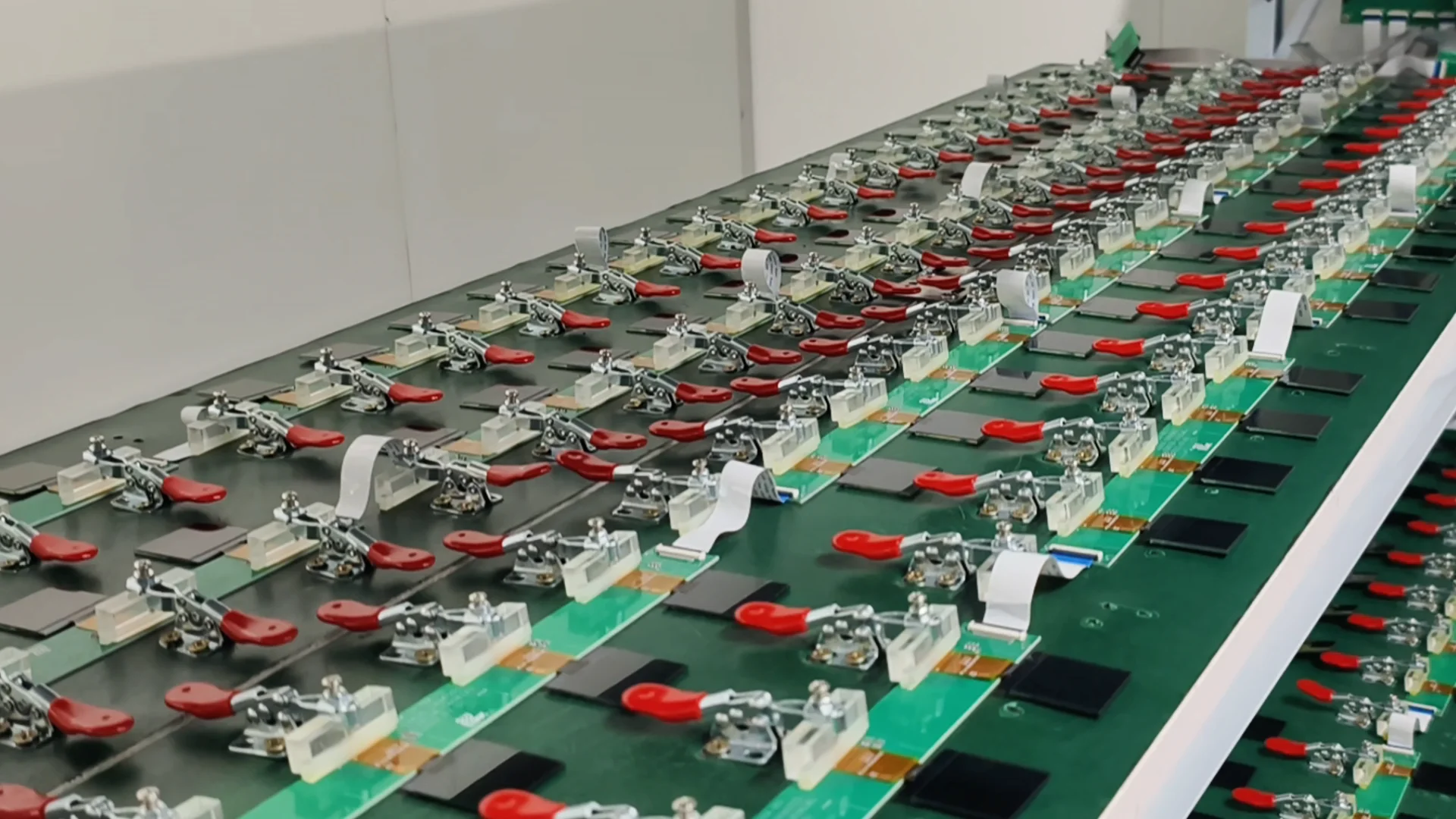 TFT-ympäristön lämpötilan suunnitteluopas: CNK Electronicsin ammattimainen neuvonta